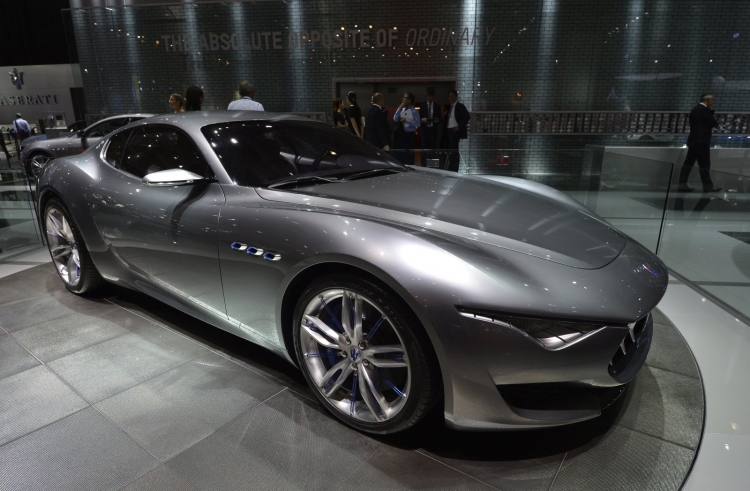 Фото - Fiat Chrysler запустит более 30 новых моделей гибридов и электромобилей к 2022 году»