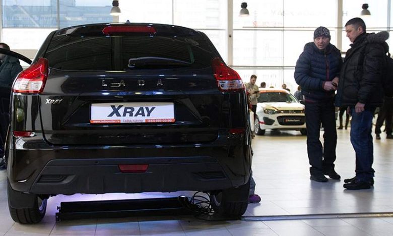 Фото - Стало известно количество оставшихся у дилеров авто Lada Xray