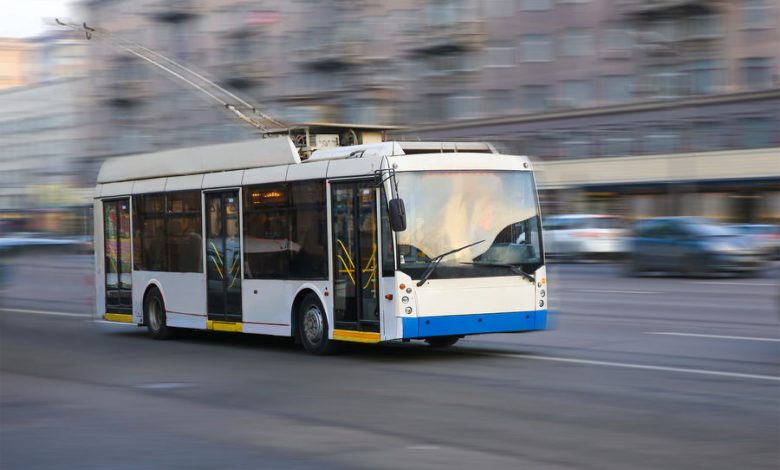Фото - В Ростове подняли плату за проезд в троллейбусах после того, как перевозчик получил штраф