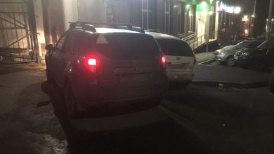 Фото - В Саратове два автомобиля после столкновения вылетели на тротуар и сбили пешеходов